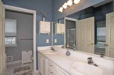 _RMJ2353 master bathroom