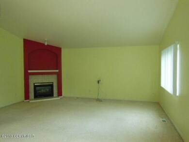 111-146851 Living Room
