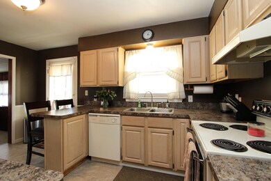 1063 Drexel Dr NE, Grand Rapids, MI 49505 - photo 3