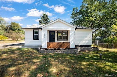 1588 Ladd Rd, Wolverine Lake, MI 48390 - photo 3