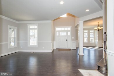 7408 Bethune St, Falls Church, VA 22043 - photo 3