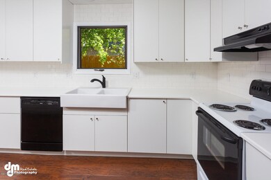 3707 Kitchen with country sink