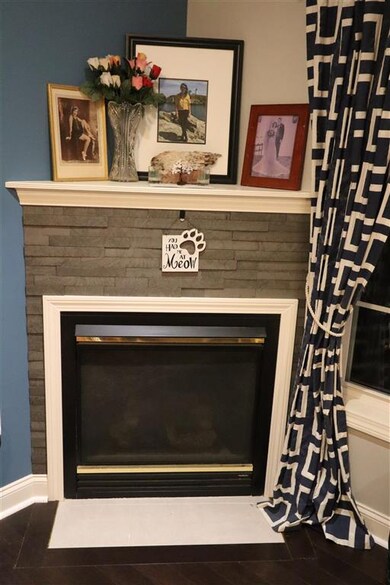 18 Crestview Cir unit 215, Londonderry, NH 03053 - photo 4