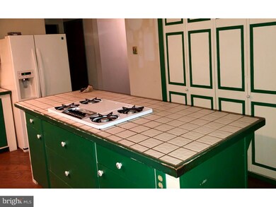 418 Silver Ave, Southampton, PA 18966 - photo 4