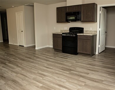 2721 Avenue B, Bay City, TX 77414 - photo 6