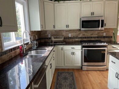 24 Equestrian Way, Clifton Park, NY 12065 - photo 5