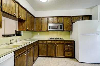 7327 Strawbridge Ln, Houston, TX 77040 - photo 6