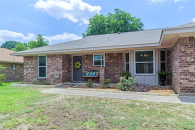 5911 Crestwood Cir E, North Richland Hills, TX 76180 - photo 2