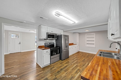 213 Mountain Rd, Clinton, TN 37716 - photo 4