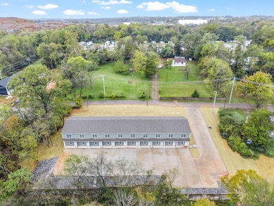 329 Cedar Ct, Clarksville, TN 37042 - photo 3