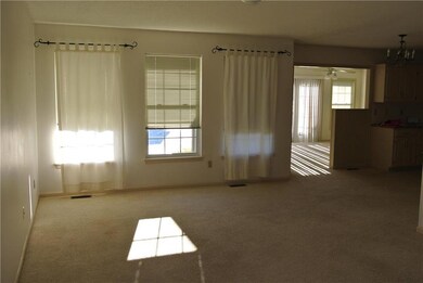 712 Meadow Ln, Raymore, MO 64083 - photo 4