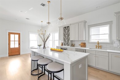 825 E 25th St, Houston, TX 77009 - photo 5