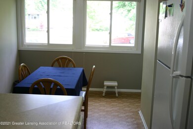 Kitchen seating area