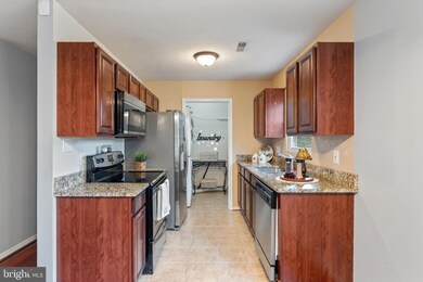 904 Lakeview Pkwy, Locust Grove, VA 22508 - photo 4