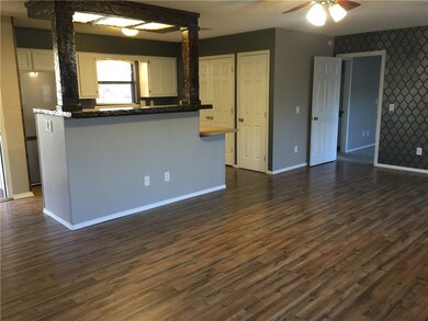 18 Clevedon Cir, Bella Vista, AR 72715 - photo 2