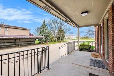18530 E 14 Mile Rd unit 4, Fraser, MI 48026 - photo 2