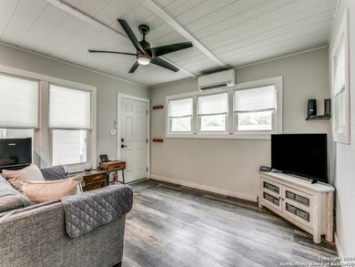 1019 Bartholomae St, Seguin, TX 78155 - photo 5