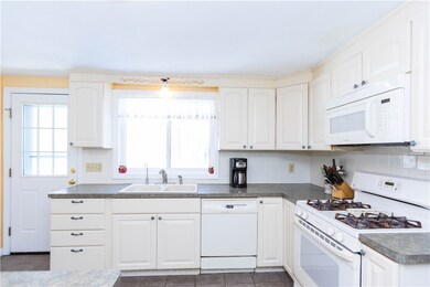 1260 Pippin Orchard Rd, Cranston, RI 02921 - photo 6