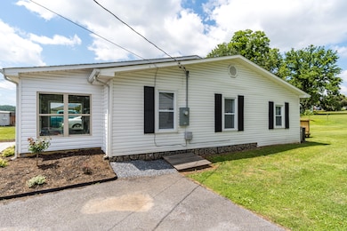 2227 E Fairview Ave, Johnson City, TN 37601 - photo 4