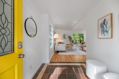 2708 NE 98th St, Seattle, WA 98115 - photo 3