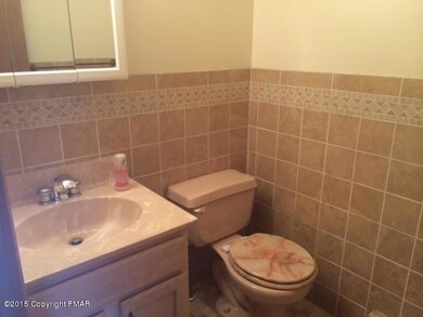 6586 Linden Dr, Tobyhanna, PA 18466 - photo 7