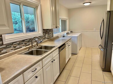 32615 Briarcrest Knoll, Farmington Hills, MI 48334 - photo 6