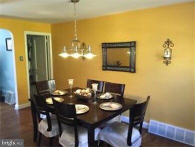 343 Westpark Ln, Clifton Heights, PA 19018 - photo 6