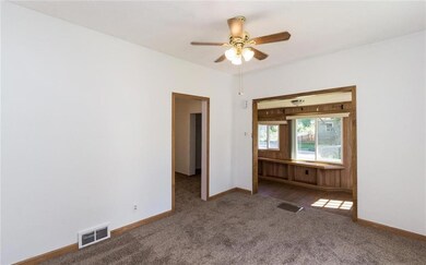 832 E 24th Ct, Des Moines, IA 50317 - photo 6