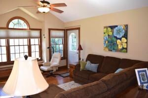 209 Orchard Ln, Columbus Junction, IA 52738 - photo 3