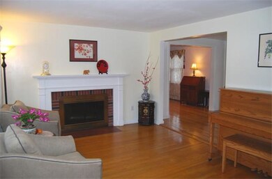 33 Webb St, Lexington, MA 02420 - photo 2