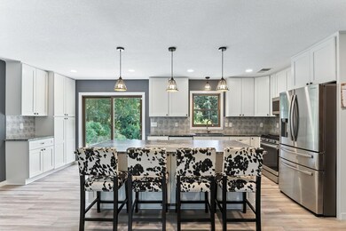 Enjoy entertaing on your 8x4 custom island