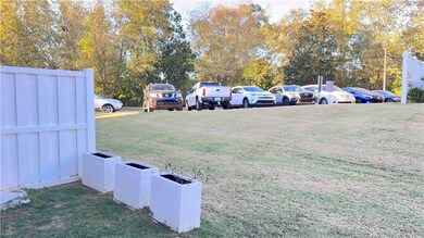 6243 Shoreview Cir, Flowery Branch, GA 30542 - photo 4