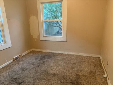 641 16th Ave SW, Cedar Rapids, IA 52404 - photo 3