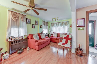 82 Jackson St Fair Haven NJ-large-006-40