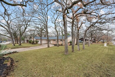 520 W Pleasantview Dr, Hurst, TX 76054 - photo 5