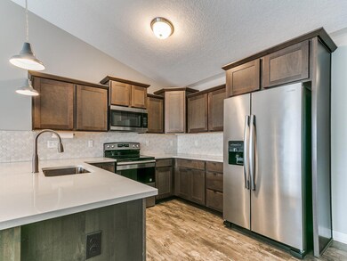 17-web-or-mls-5812 Quarry Dr-21