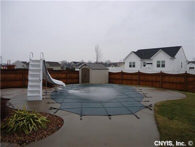 Swimming Pool/Hot Tub/Sauna