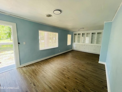 233 Colonial Dr, Jackson, MS 39204 - photo 2