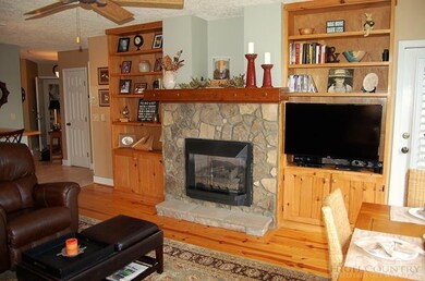 Large Master-Opens to deck