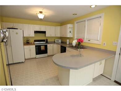Kitchen - Spacious Kitchen