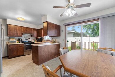 2904 Bobbie St, Eau Claire, WI 54703 - photo 4