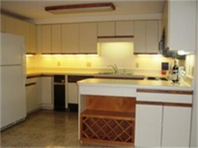 75 Page Rd unit 20, Bedford, MA 01730 - photo 4