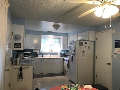 705 Brookside Cir, Rogue River, OR 97537 - photo 3