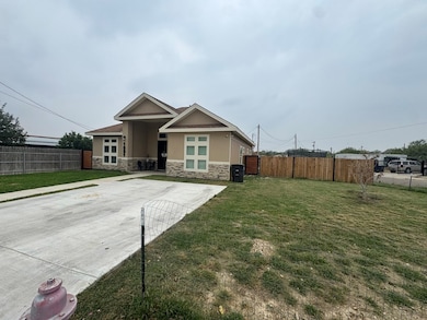 1001 Colon Ln, Eagle Pass, TX 78852 - photo 2