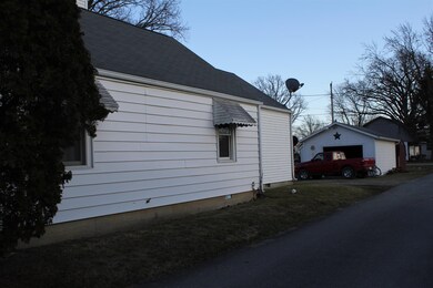 911 W Walnut St, Portland, IN 47371 - photo 2