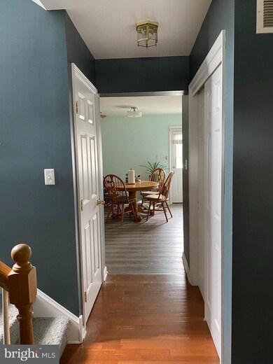 412 Rutledge Ave, Folsom, PA 19033 - photo 4