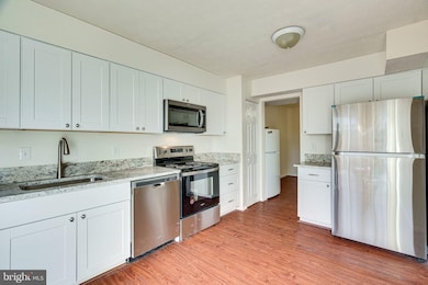 14007A Grumble Jones Ct, Centreville, VA 20121 - photo 2