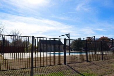 1803 Vallana Dr, Gainesville, TX 76240 - photo 2