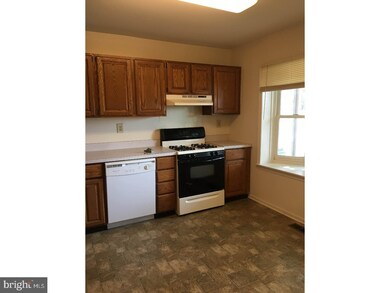 2122 Yorktown S, Norristown, PA 19403 - photo 3