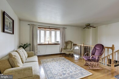 5907 Forest Ct, Sykesville, MD 21784 - photo 3